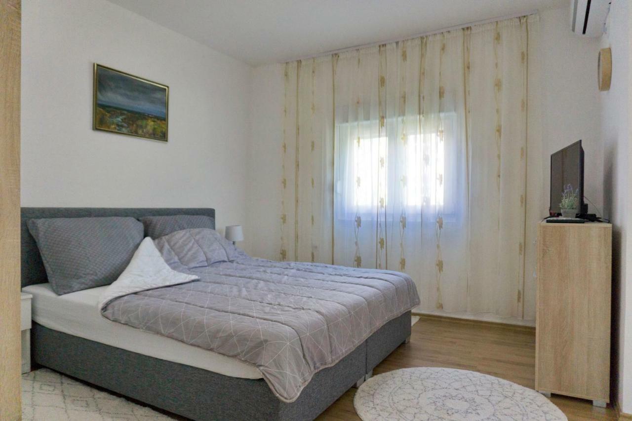 Apartmani Ambasador Trebinje Esterno foto